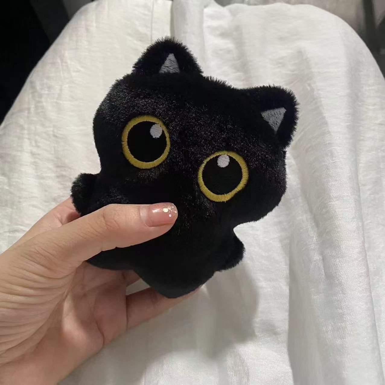 猫ぬいぐるみ まんまる瞳の夜見ねこ