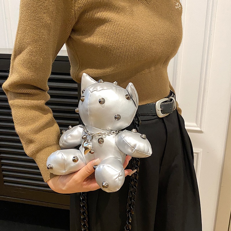 黒色猫ぬいぐるみショルダーバッグ 斜めがけスタッズ付き
