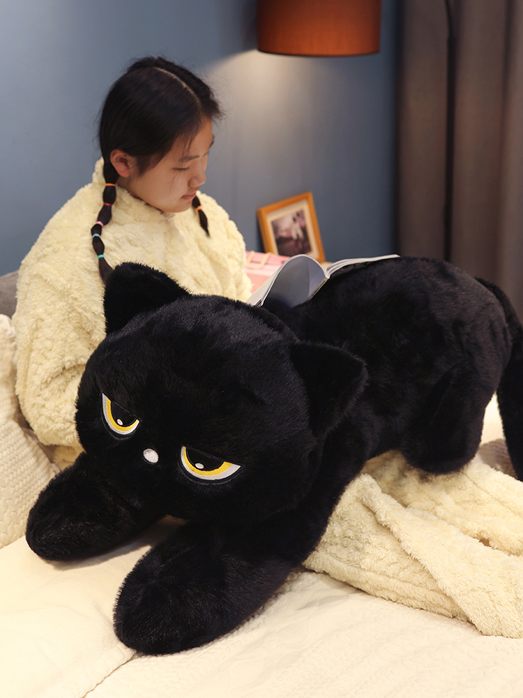 猫ぬいぐるみ つぶらな瞳の不機嫌な見張り番