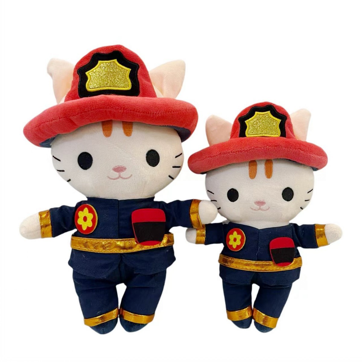 猫ぬいぐるみ 消防士姿の勇敢なトラ茶猫ぬいぐるみ