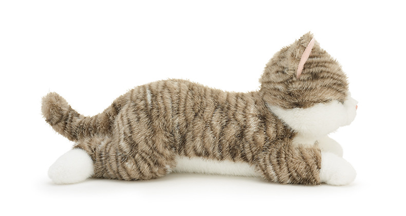 猫ぬいぐるみ ころんと寝そべる愛らしいトラ茶子猫のぬいぐるみ
