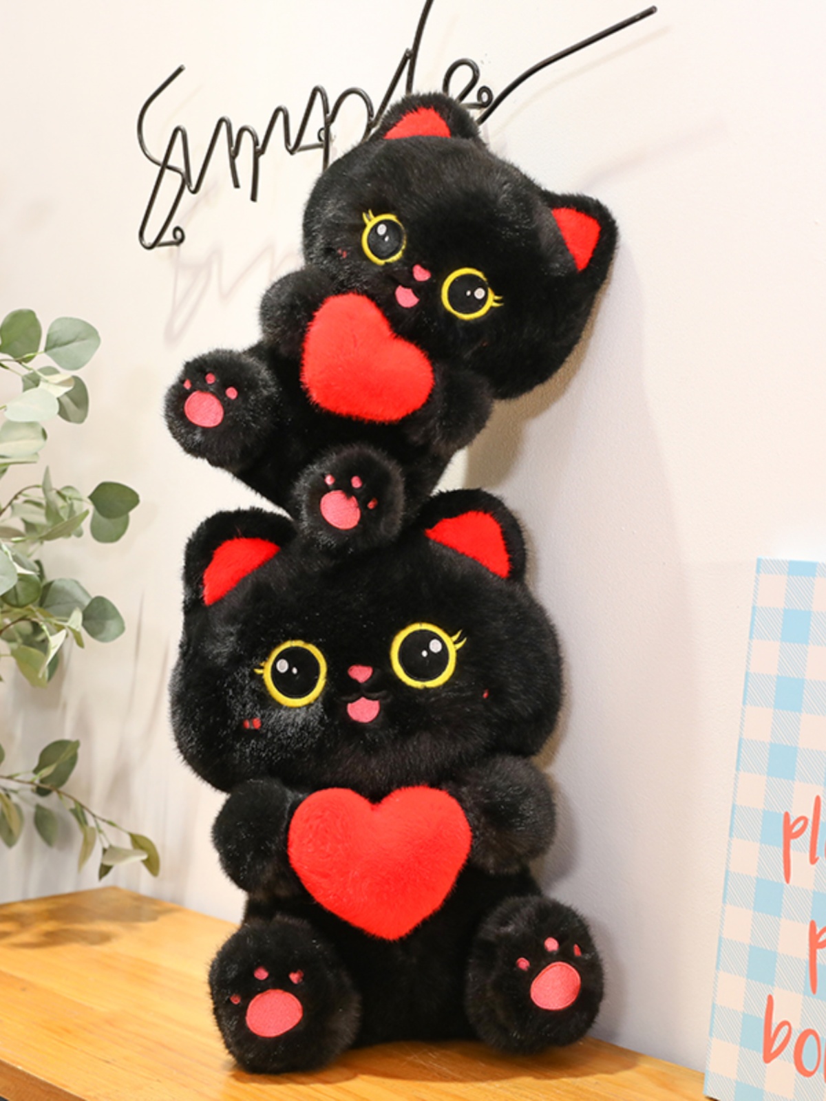 猫ぬいぐるみ まんまるハートにゃん