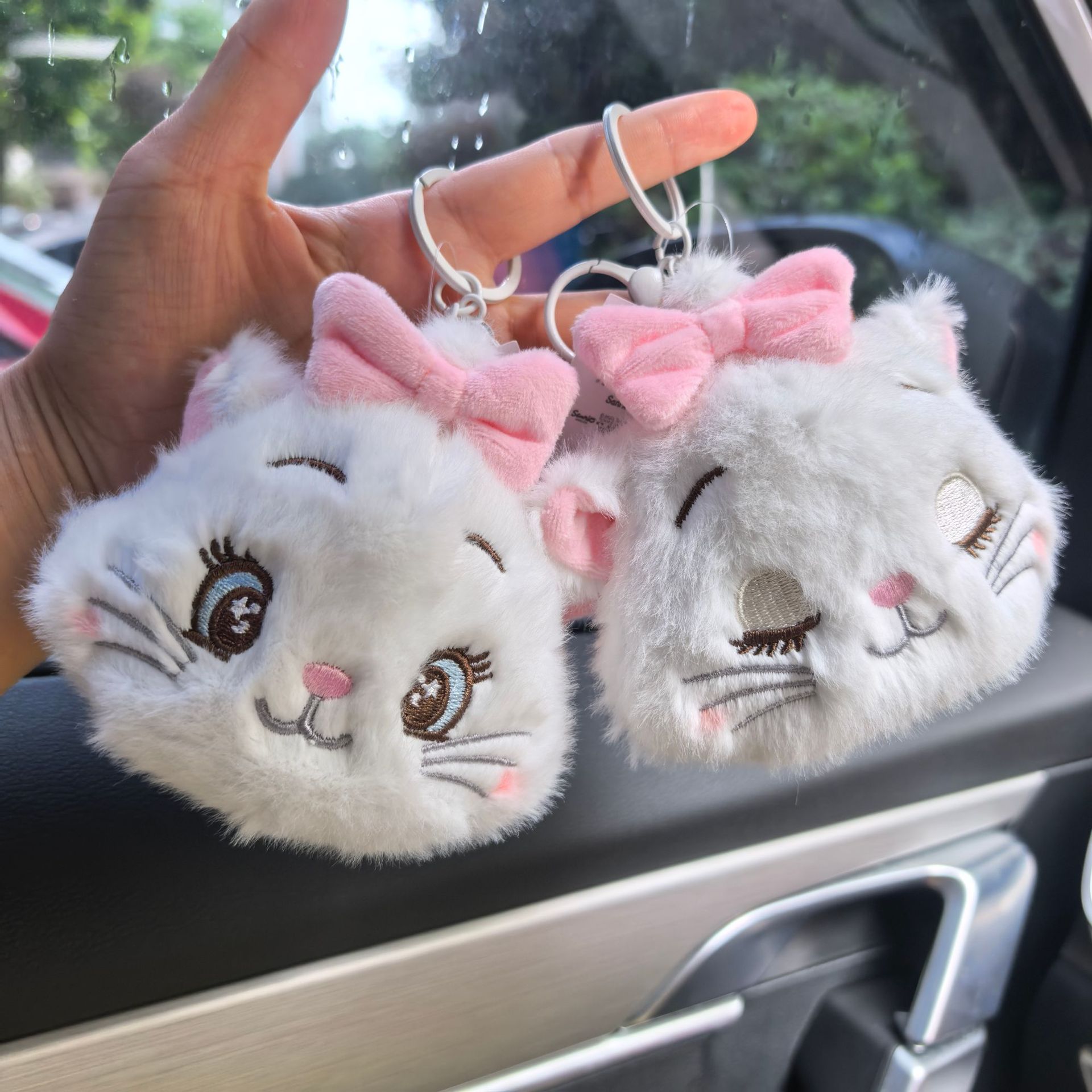 猫ぬいぐるみ ふわもこ子猫のペアキーホルダー
