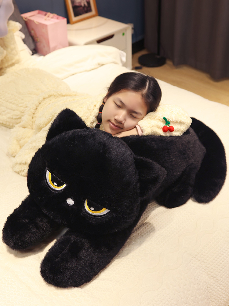猫ぬいぐるみ つぶらな瞳の不機嫌な見張り番