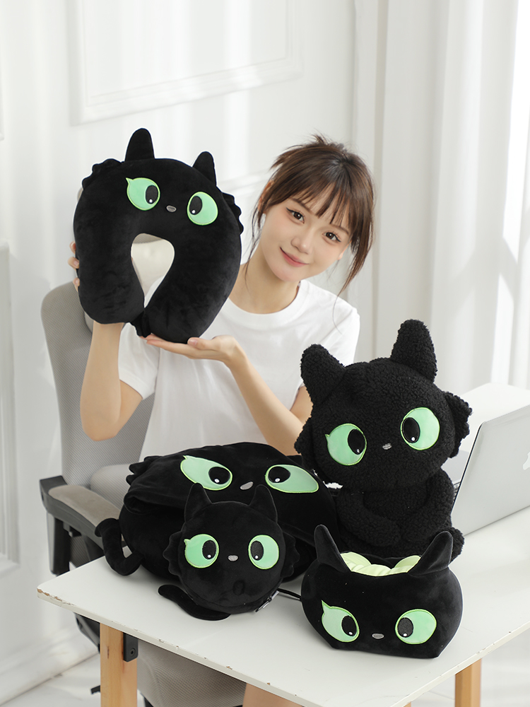 猫ぬいぐるみ まんまる瞳の夜の子猫