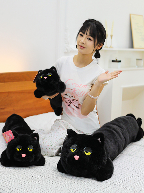 猫ぬいぐるみ つぶらな瞳のおすまし猫