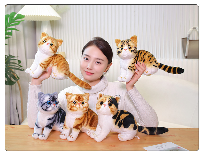 猫ぬいぐるみ リアル仔猫のお座りポーズ トラ茶柄コレクション