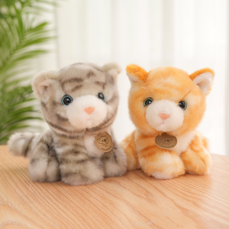 猫ぬいぐるみ ふわふわ座りポーズ子猫ちゃん