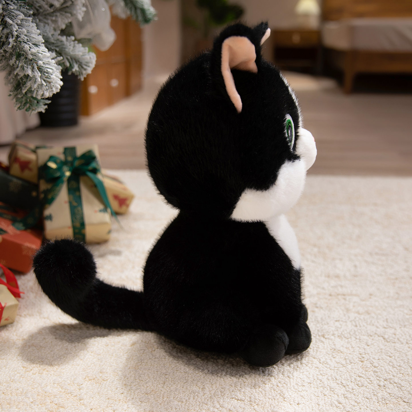 猫ぬいぐるみ まんまる瞳の子猫ちゃん