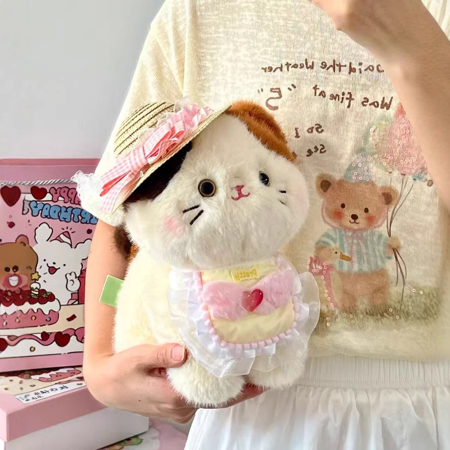 猫ぬいぐるみ 三毛猫ぬいぐるみ フリル帽子とハートエプロン