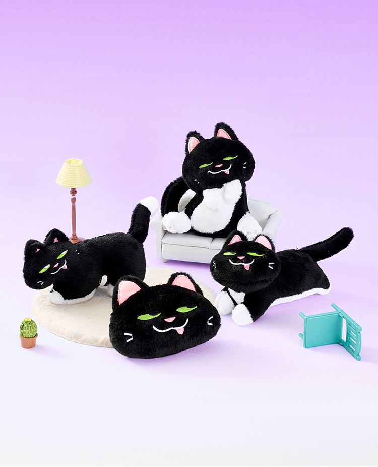 猫ぬいぐるみ 妖艶な瞳の小悪魔ニャンコ