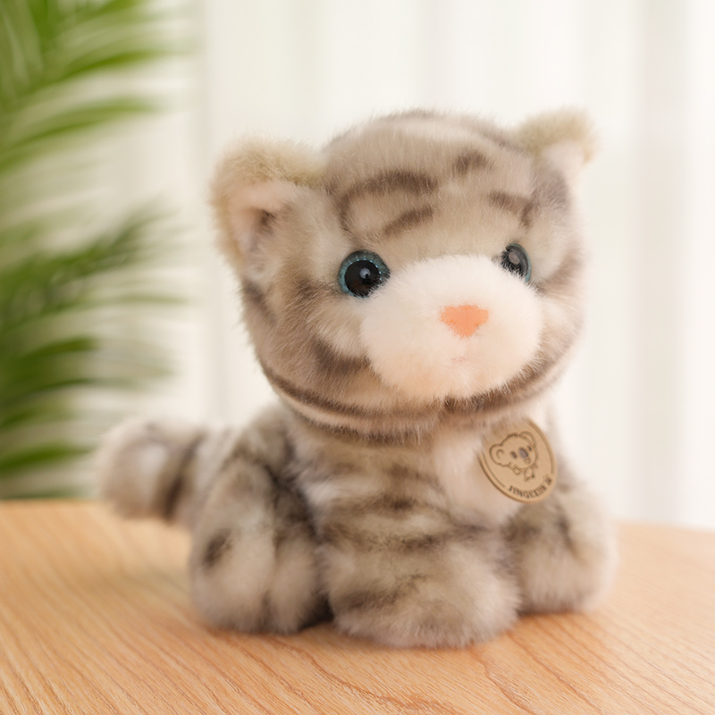 猫ぬいぐるみ ふわふわ座りポーズ子猫ちゃん