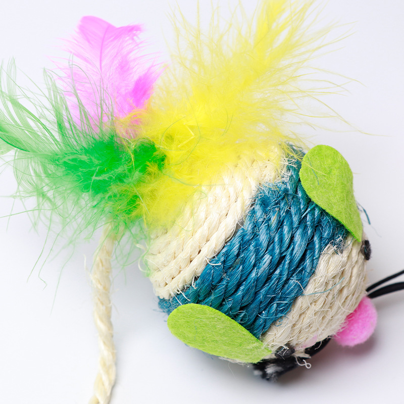 猫グッズ 運動不足解消グッズ ふわふわ羽根付きねずみ型転がし玩具