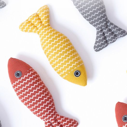猫グッズ にゃんこ大好き 魚型おもちゃ