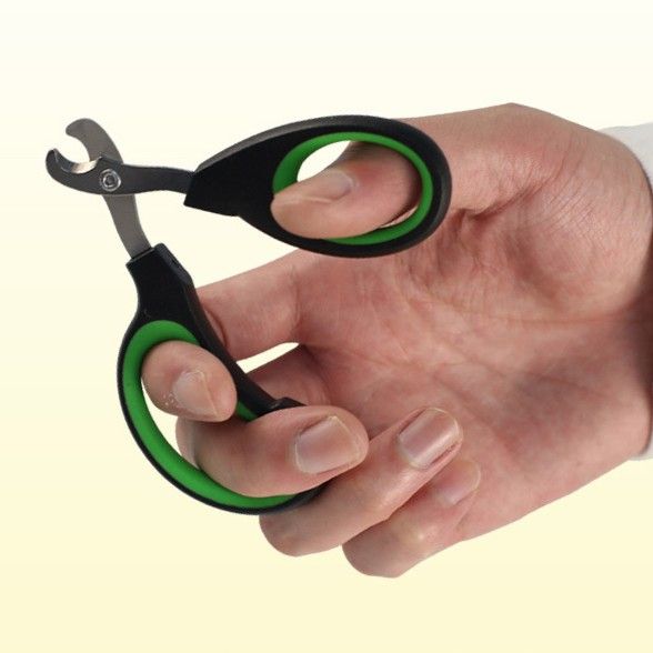 猫グッズ 半月形刃先採用の猫専用爪切り