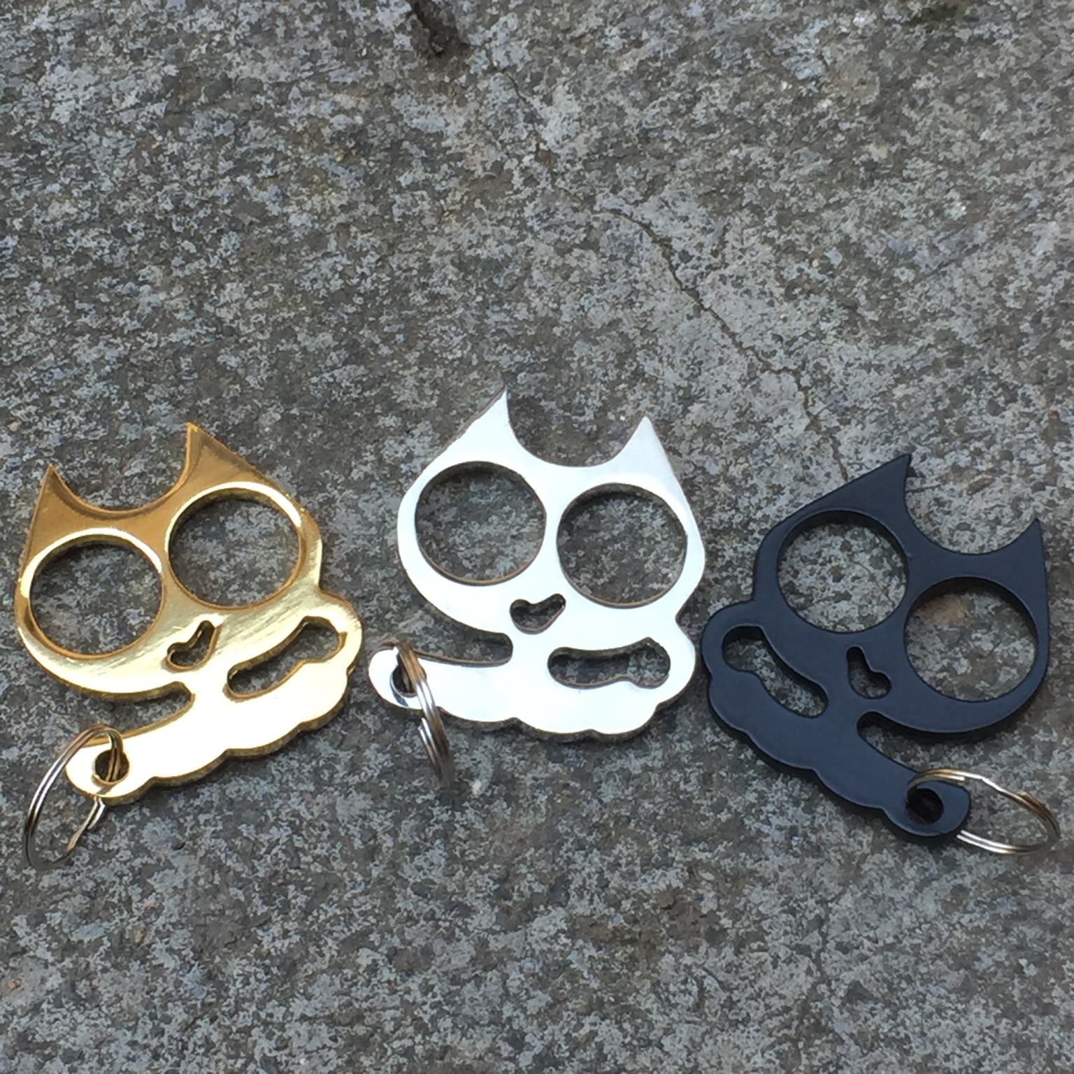 猫グッズ 猫型護身キーホルダー
