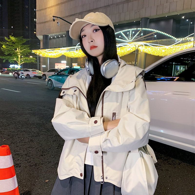 マウンテンナイロンパーカー