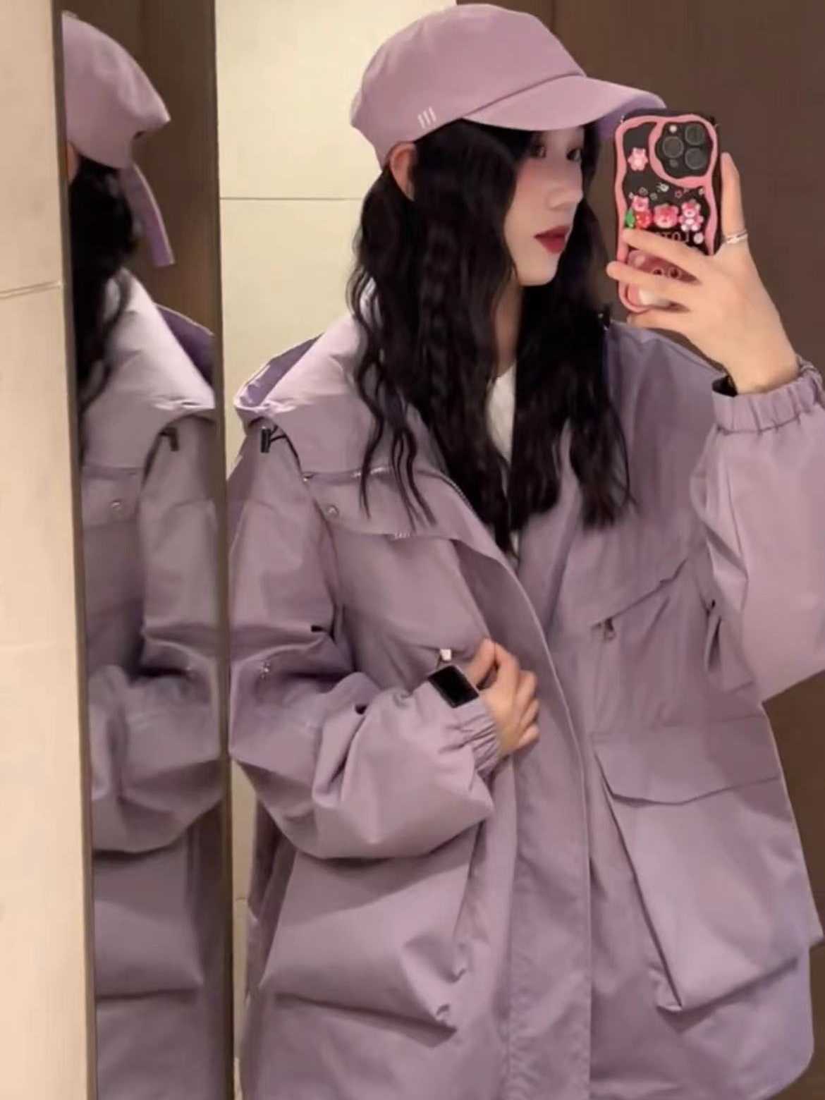 上品な魅力を引き立てる！紫のナイロンジャケットおすすめ5選