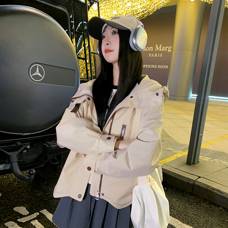 マウンテンナイロンパーカー