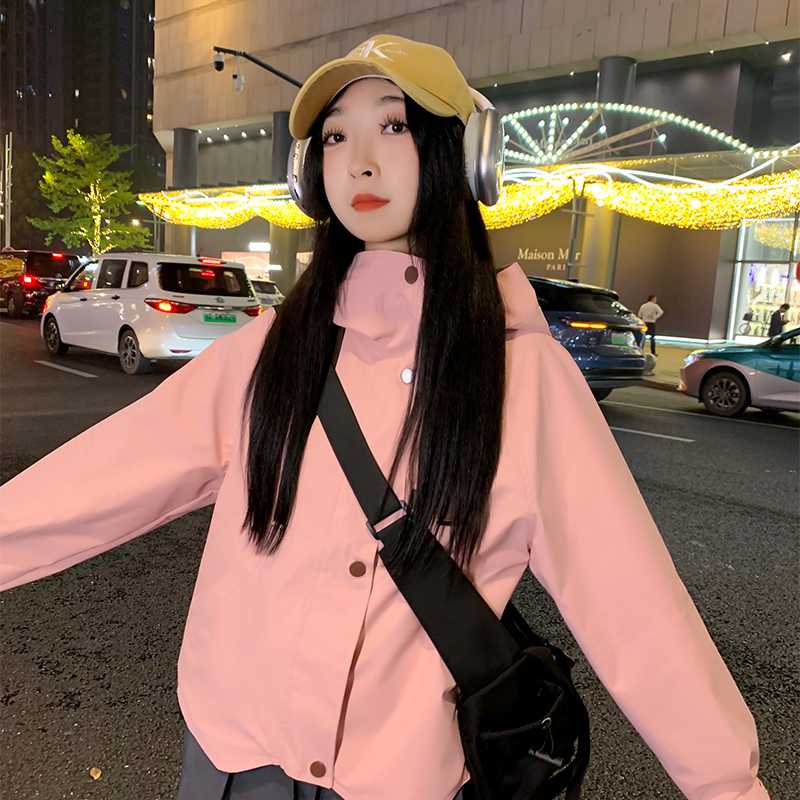 マウンテンナイロンパーカー