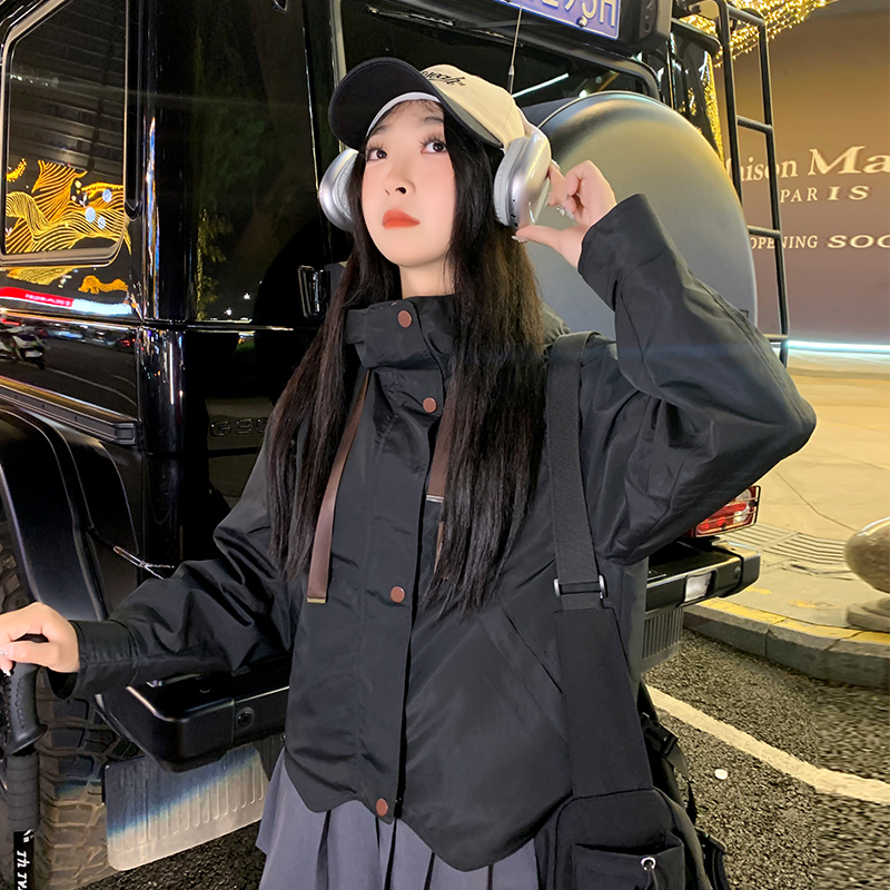 マウンテンナイロンパーカー