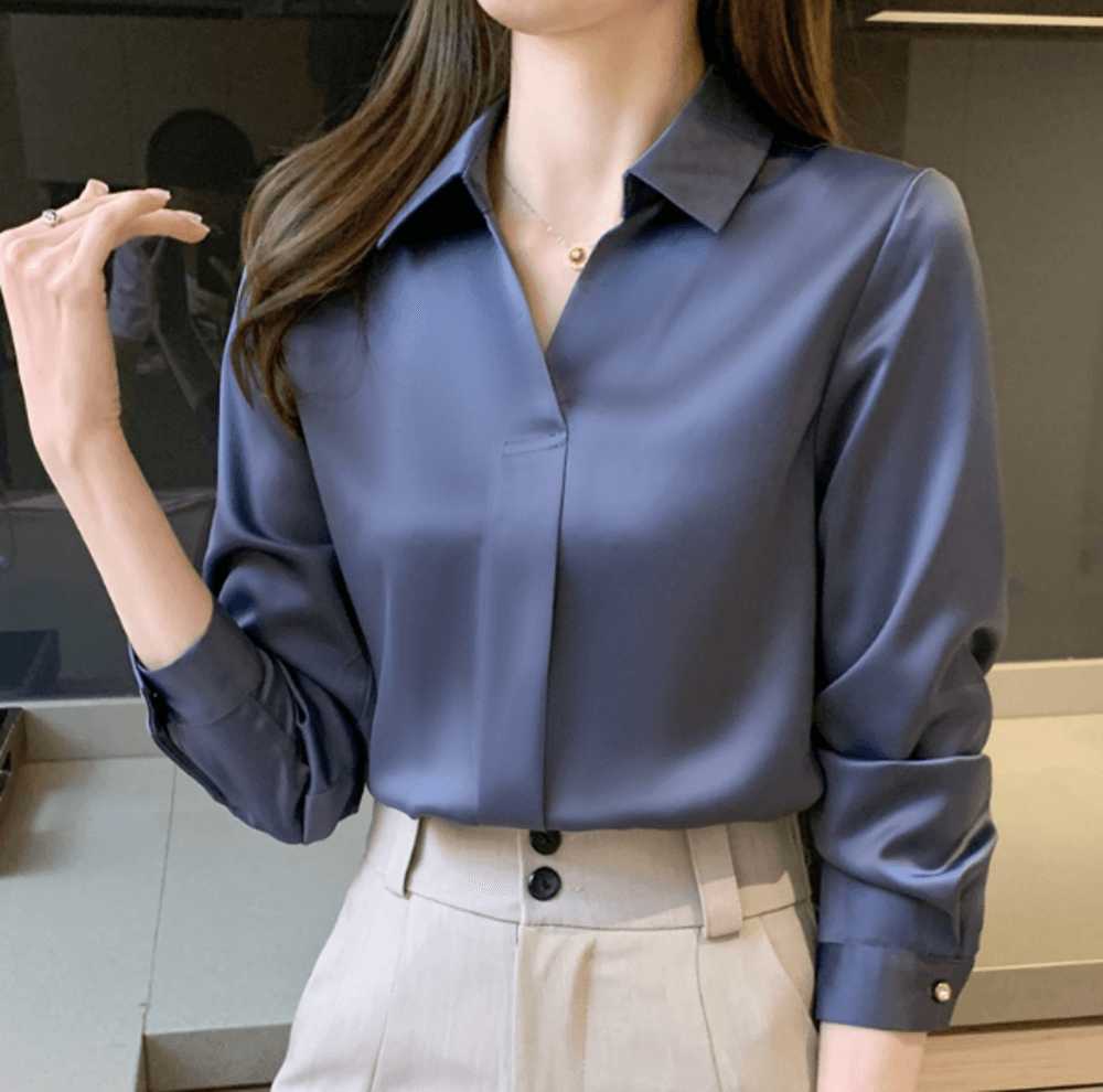 夏のレディースの仕事服をご紹介！