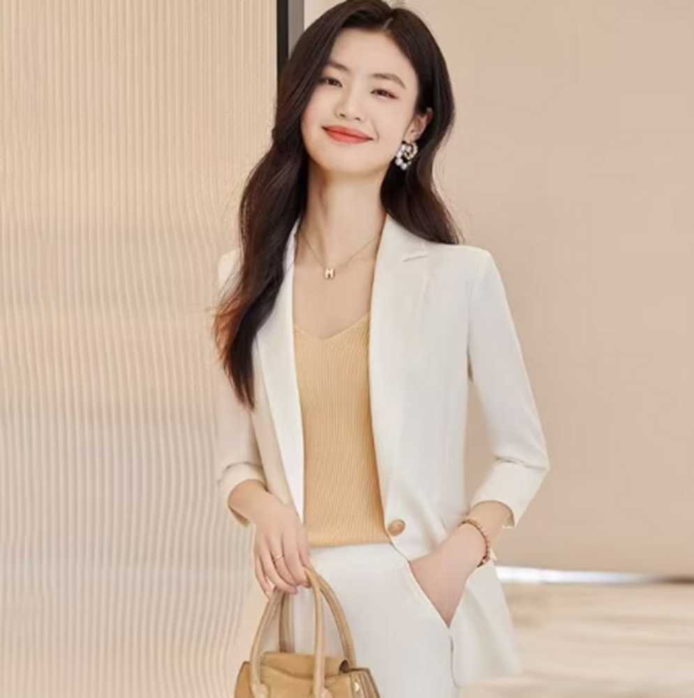 働きながら自分らしく!通勤スタイルに自信が持てるオフィスカジュアルアイテム10選