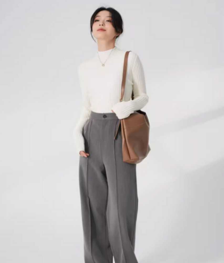 毎日の通勤が楽しくなる!カジュアルなカットソーでつくるビジネス向けコーデ5選