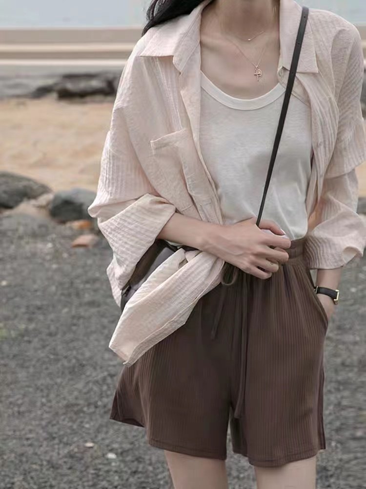 オフィスカジュアル ゆったりシルエット開襟シアーシャツ