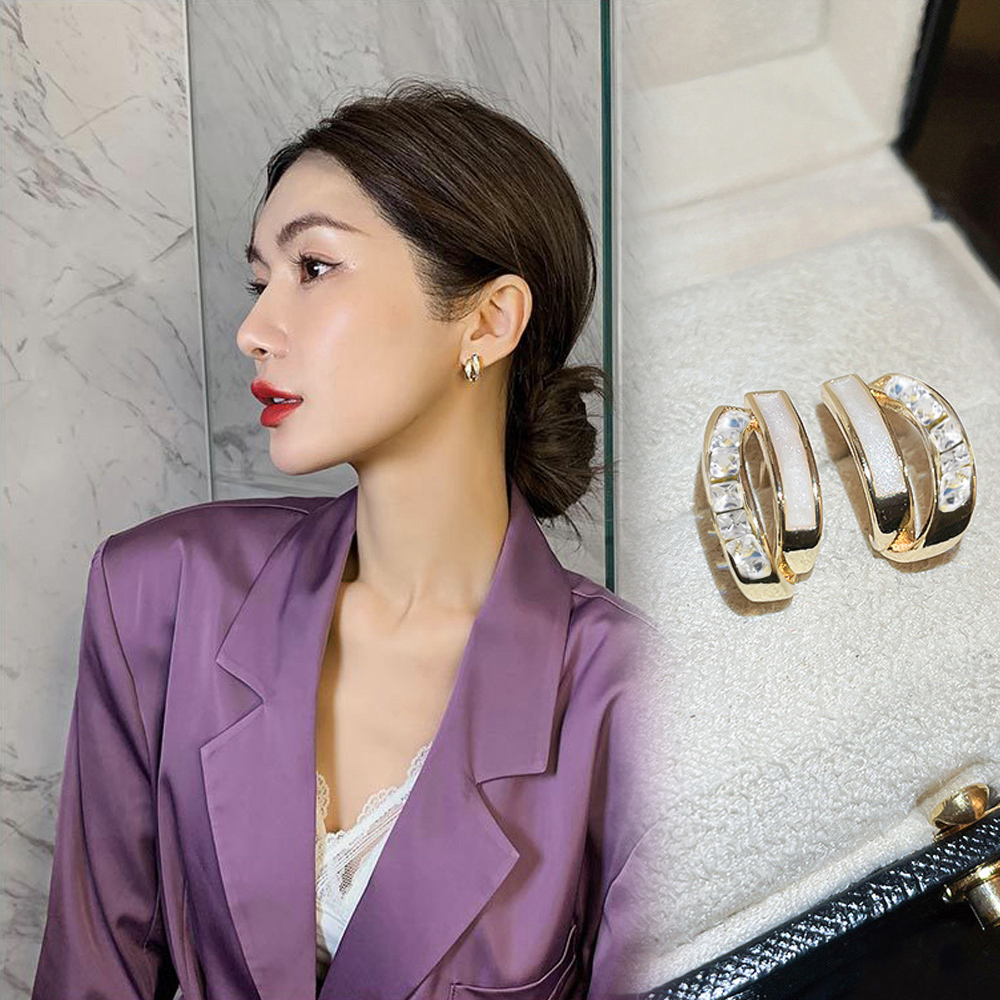 https://fulmo-img-server.com/officasu/93e25973-643b-47dc-a1dd-5ccdce8f0cf4.jpg