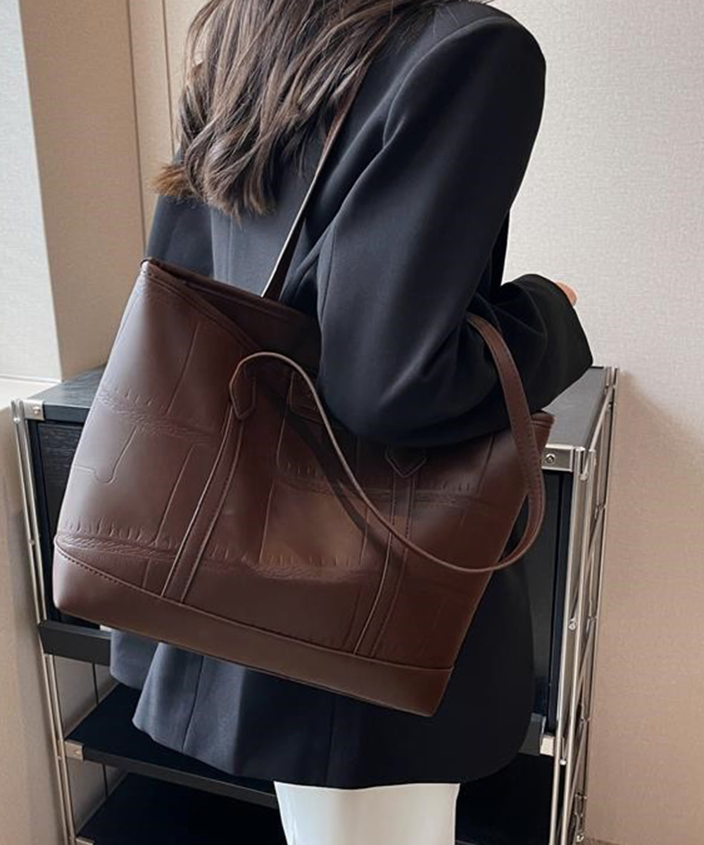 https://fulmo-img-server.com/officasu/c2b5e7e4-5fff-4d03-b7be-a5f493d20269.jpg