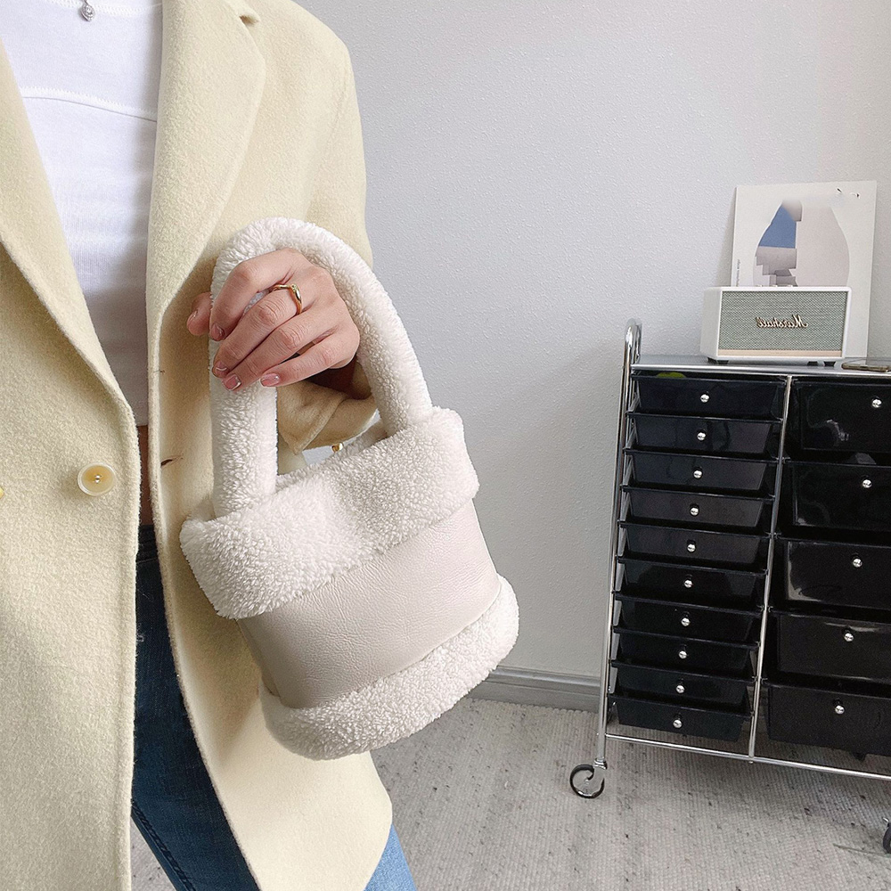 https://fulmo-img-server.com/officasu/d1010eb8-de14-4889-ad7d-315bac01feda.jpg