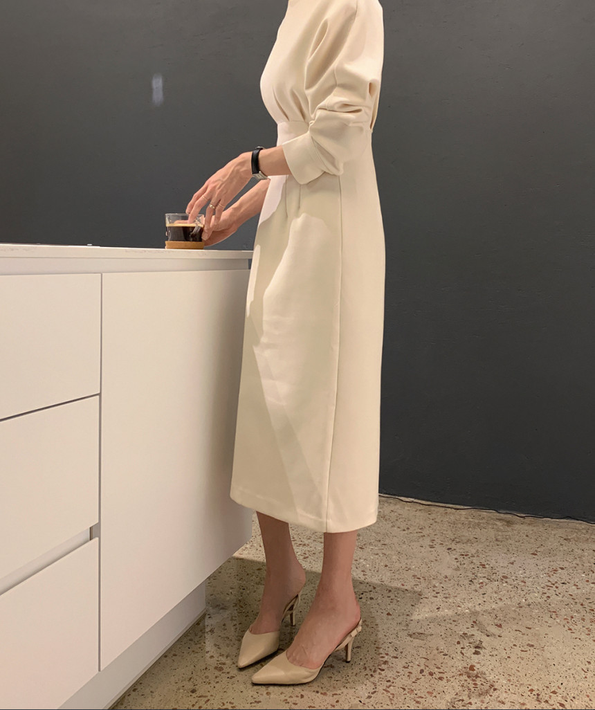 https://fulmo-img-server.com/officasu/e57454ad-680d-4fec-86ac-0bd232b052af.jpg