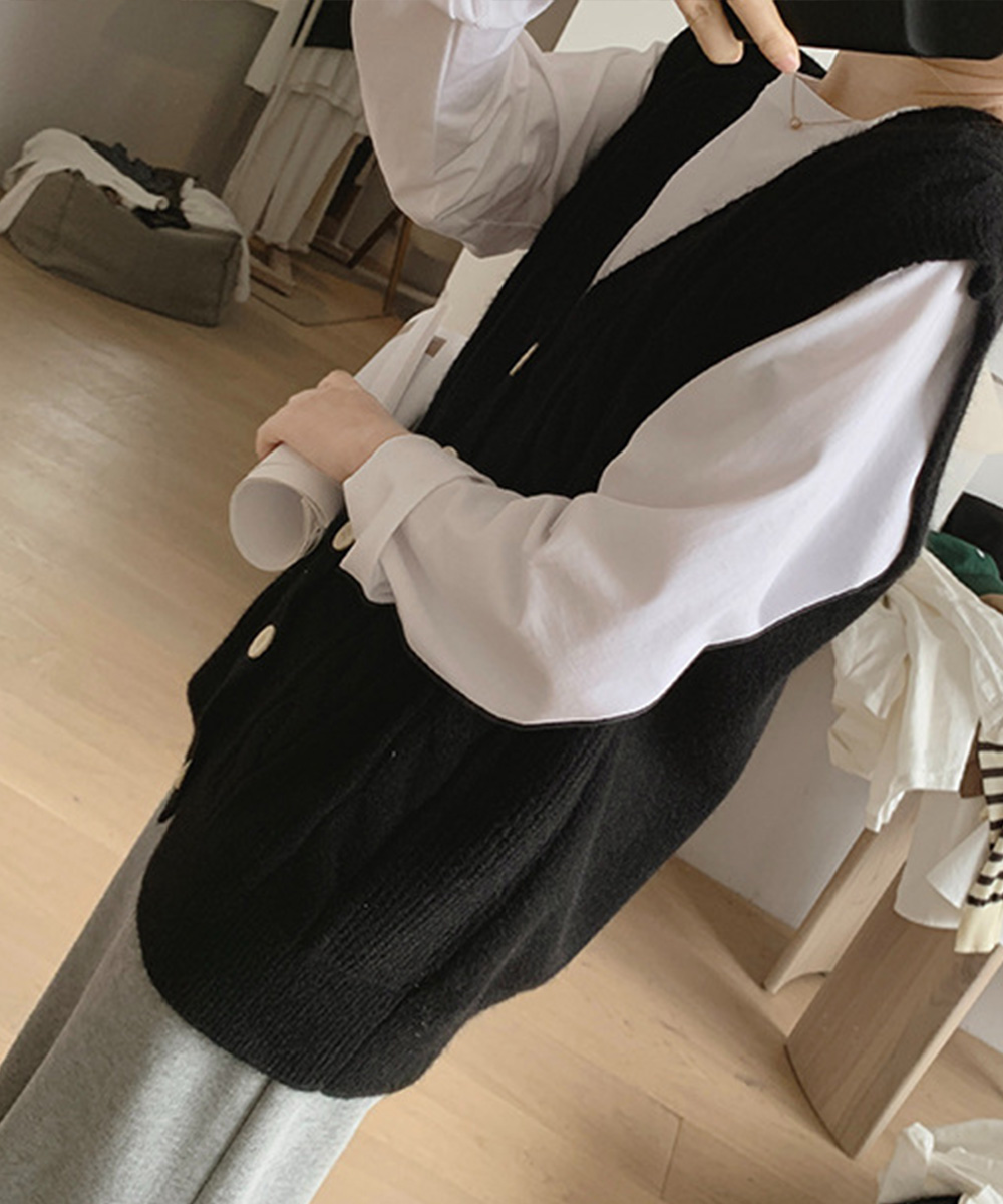 ケーブル編みニットベスト重ね着オフィスカジュアル