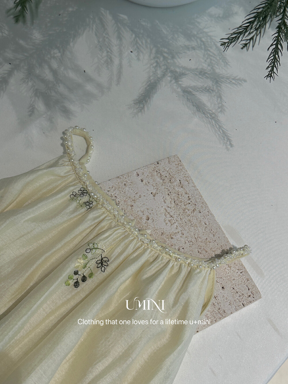 大人ワンピース マキシ 花刺繍ホルターネック マキシワンピース