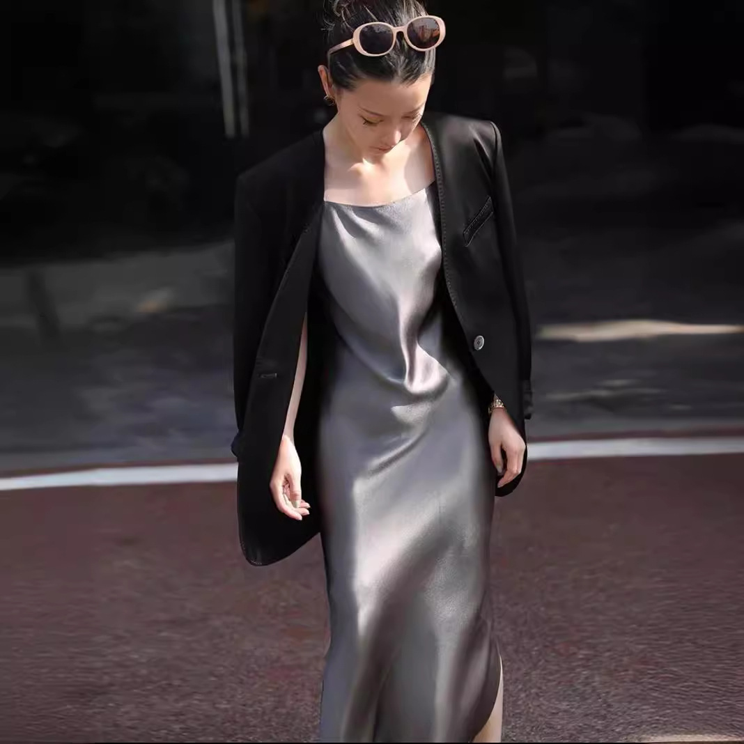 大人ワンピース ロング シルエット際立つ優美なキャミソールワンピース