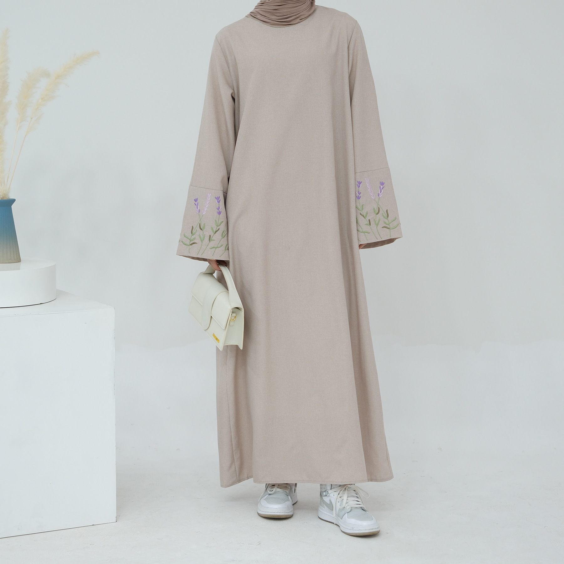 大人ワンピース マキシ 刺繍入り袖デザインマキシワンピース