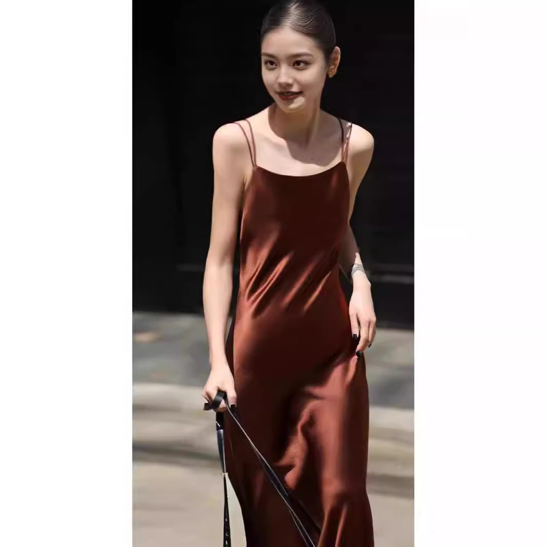 大人ワンピース ロング シルエット際立つ優美なキャミソールワンピース
