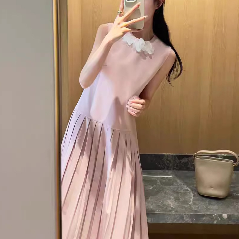 大人ワンピース ロング 花飾りプリーツノースリーブロングワンピース