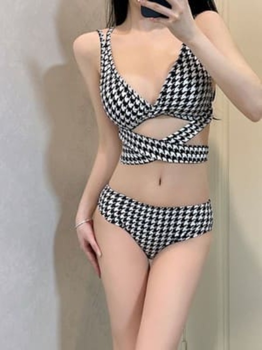 量産型/参戦服/推し活 クロスラインが決め手！千鳥格子のセクシー水着　水着