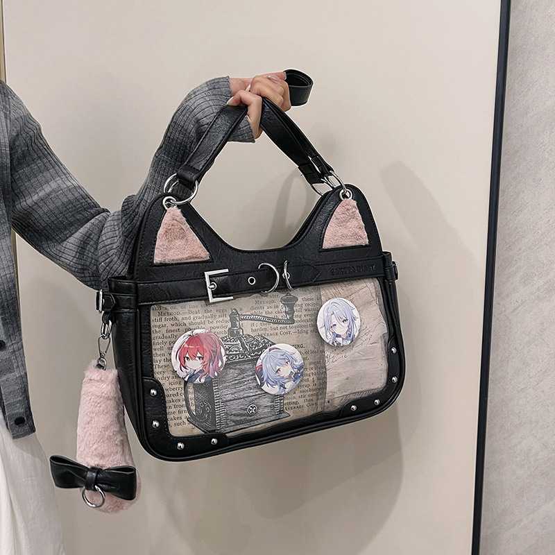 黒の痛バショルダーで推しとの毎日がもっと楽しくなる！スタイリッシュなおすすめ5選