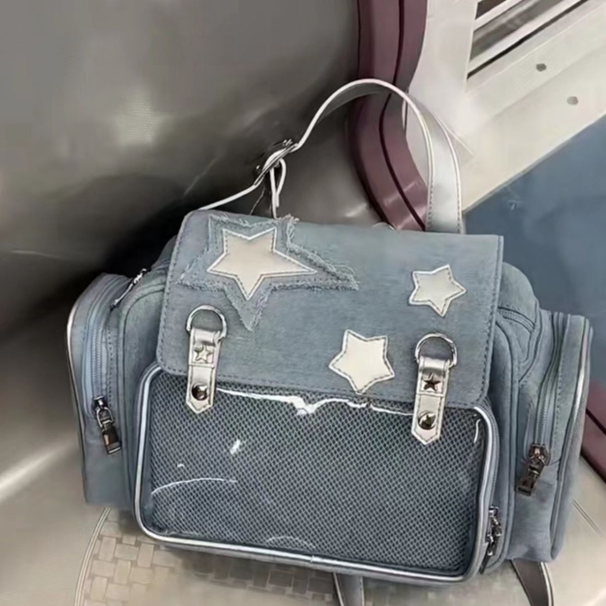 https://fulmo-img-server.com/oshikatsubag/8bdf54e7-5b65-409d-8c5e-bd74dc231fb3.jpg
