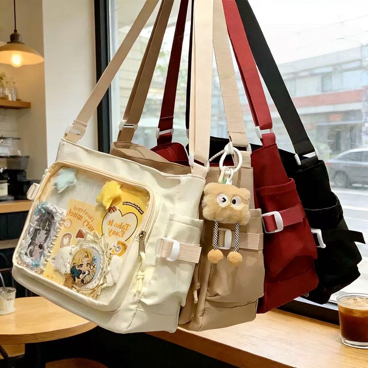 https://fulmo-img-server.com/oshikatsubag/b677bfe3-c843-4c38-a6ff-2a433ffb50fa.jpg