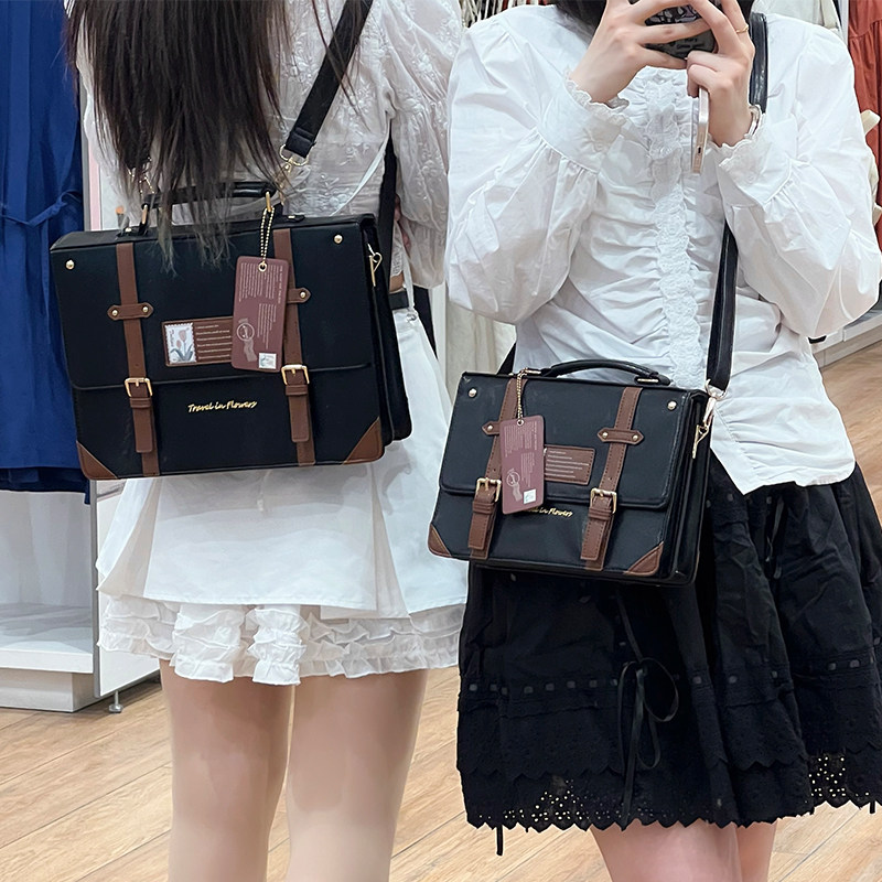 https://fulmo-img-server.com/oshikatsubag/bba8fc00-c334-40a7-906a-08c323caba1a.jpg