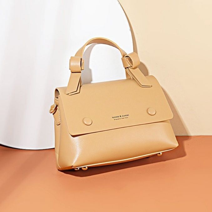 推し活グッズ 上品なフラップデザインの2wayショルダーバッグ