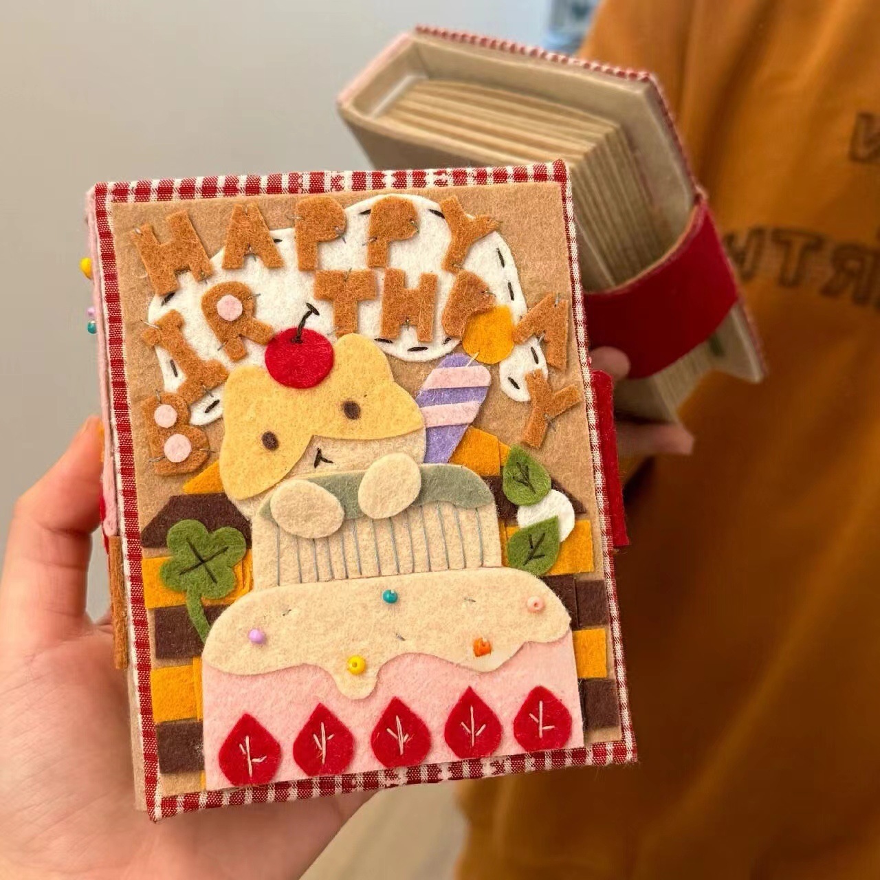 推し活グッズ ふわもこ絵本風プロマイドケース
