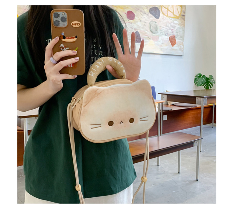 推し活グッズ 思い出コレクション猫型ショルダー