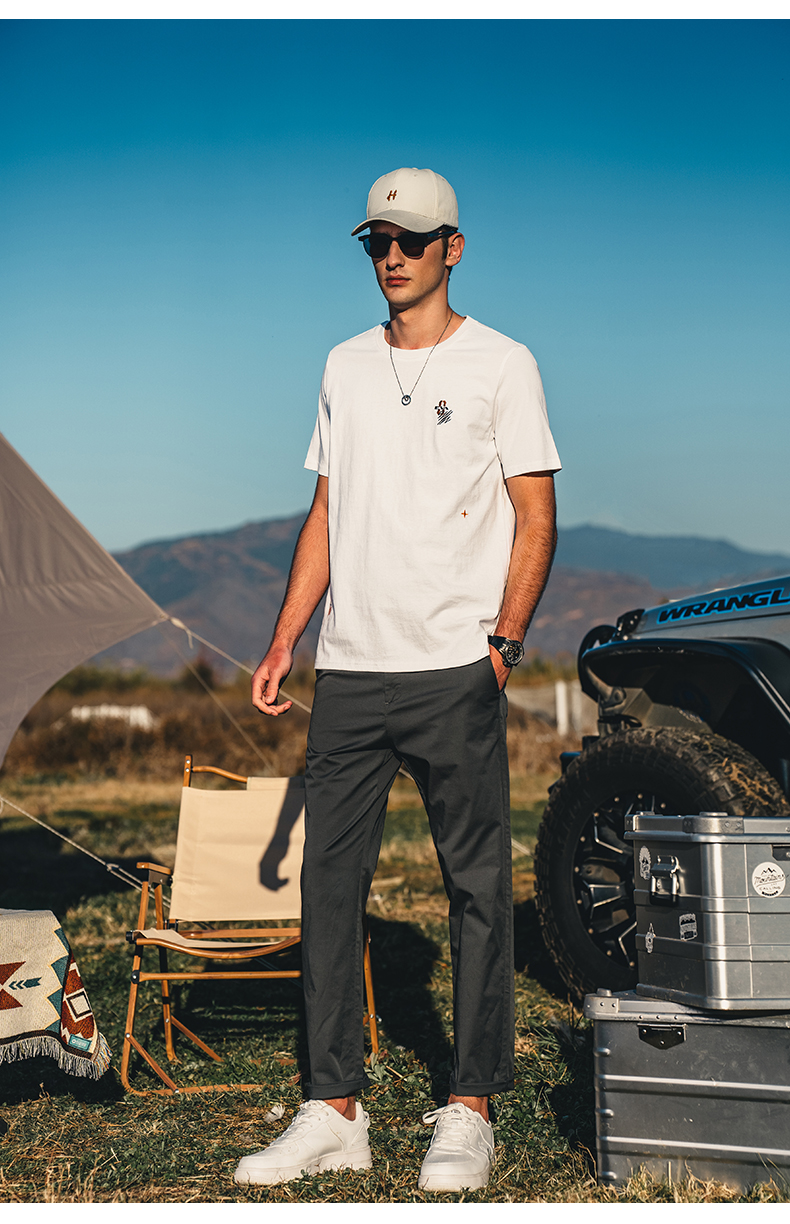 40 代 ファッション メンズ 洗練ワンポイント丸首半袖Tシャツ