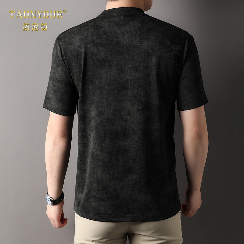 40 代 ファッション メンズ 大人の風格 ベロア調クルーネックTシャツ