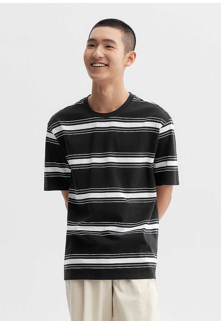 40 代 ファッション メンズ 大人の余裕を感じる洗練ボーダーTシャツ